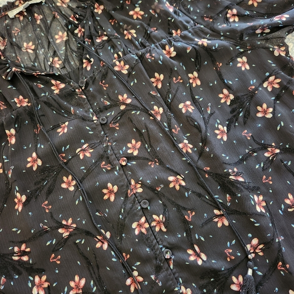 Gently Used Daniel Rainn Long Sleeve Blouse - Picture 8 of 9